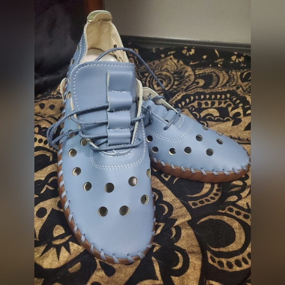 Stunning blue Italian leather lace up shoes, barely worn, size 41 - Picture 1 of 4